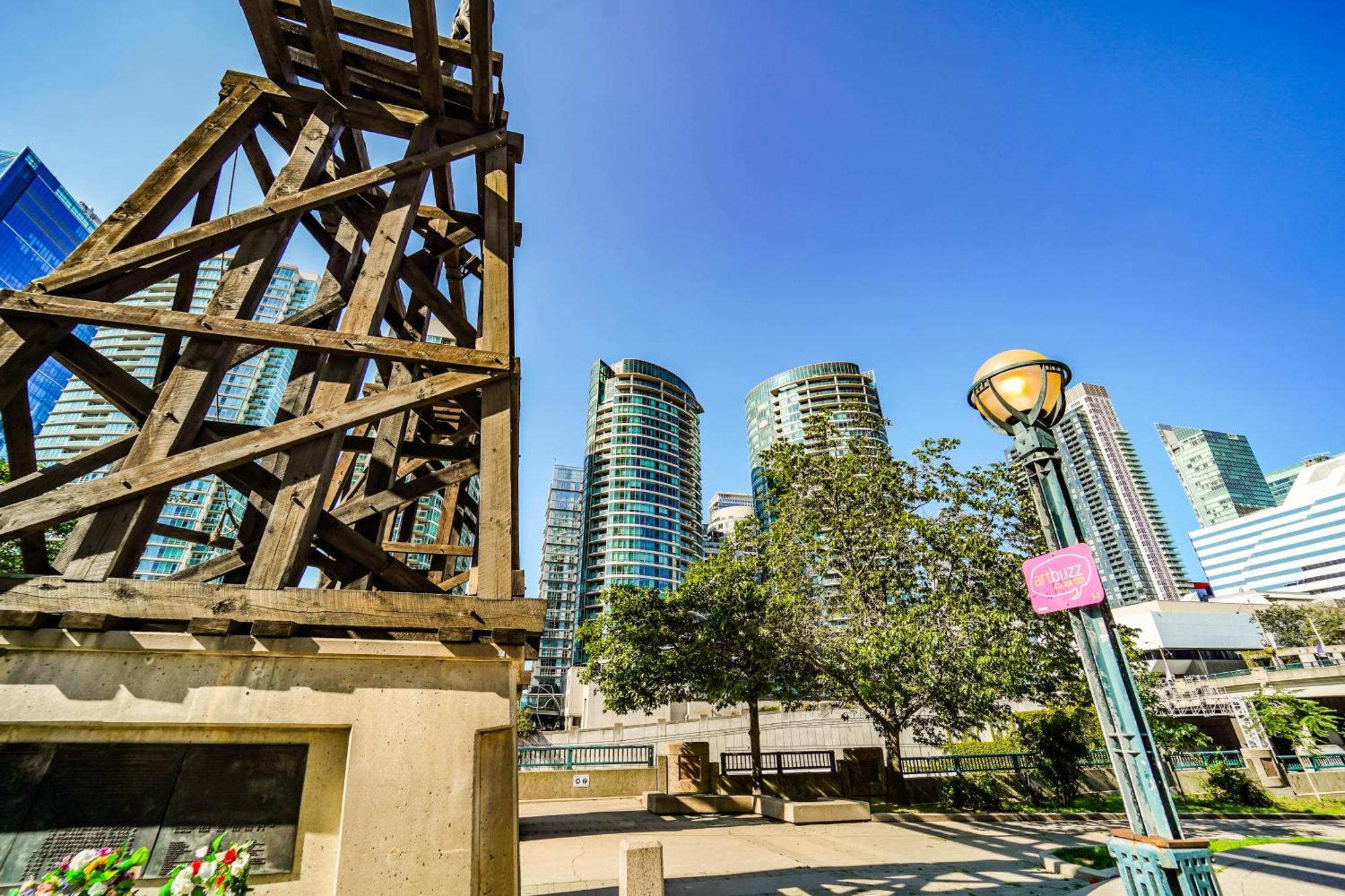 Chol Furnished Suites Heart Of Downtown Toronto, 2 Beds, Free Parking, Cn Tower View ภายนอก รูปภาพ