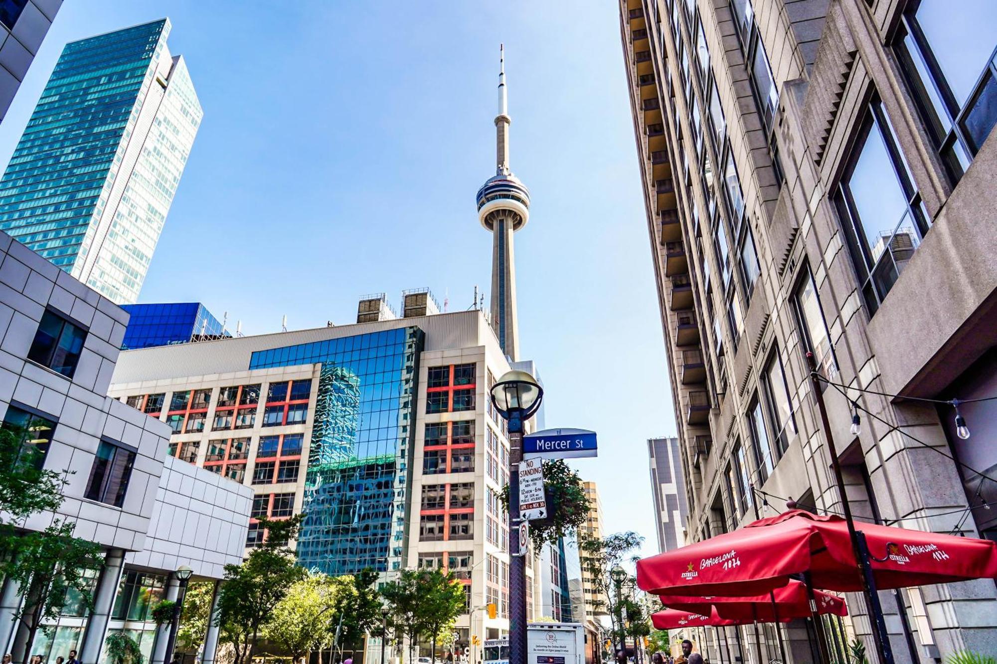 Chol Furnished Suites Heart Of Downtown Toronto, 2 Beds, Free Parking, Cn Tower View ภายนอก รูปภาพ