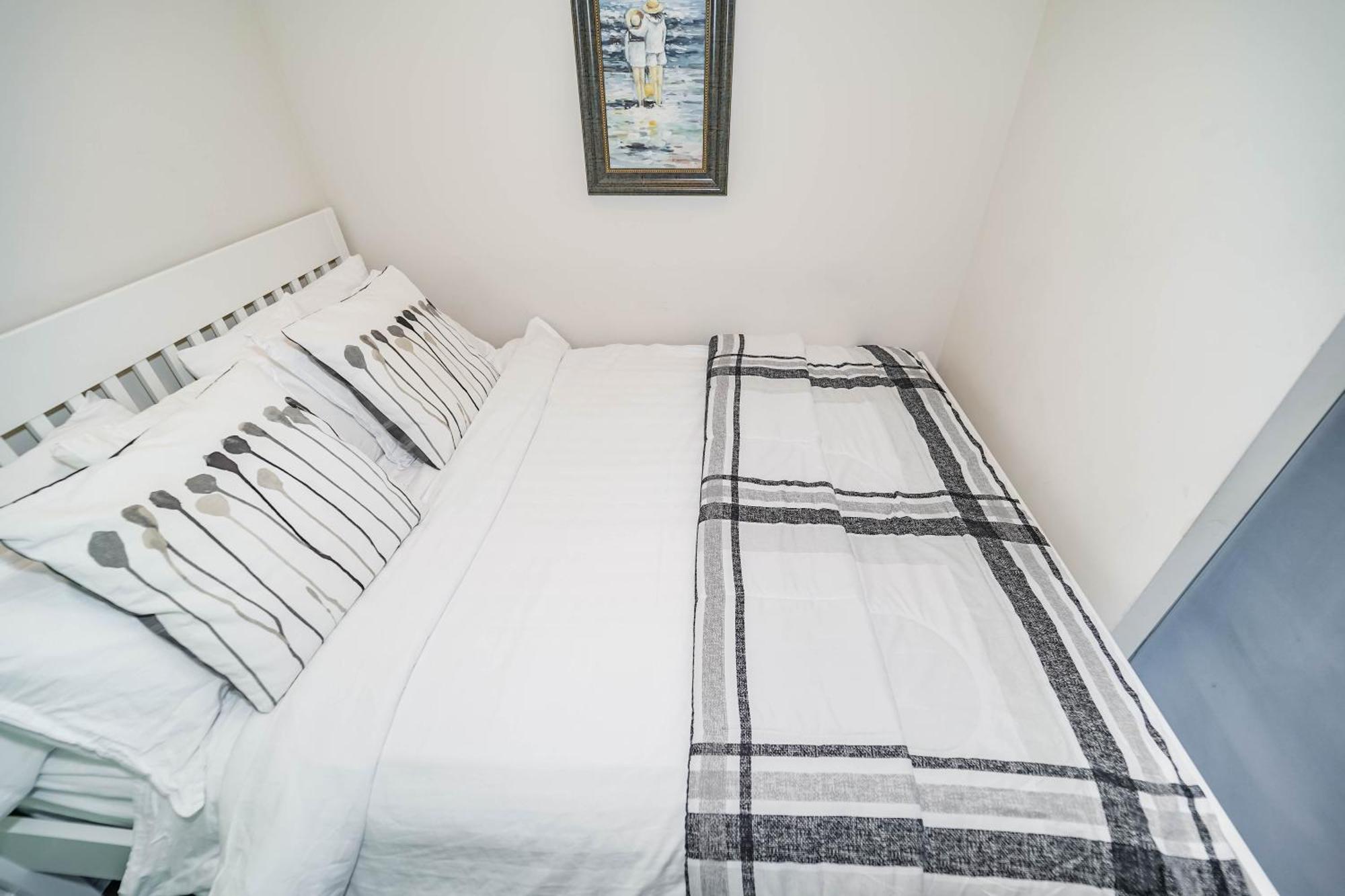 Chol Furnished Suites Heart Of Downtown Toronto, 2 Beds, Free Parking, Cn Tower View ภายนอก รูปภาพ