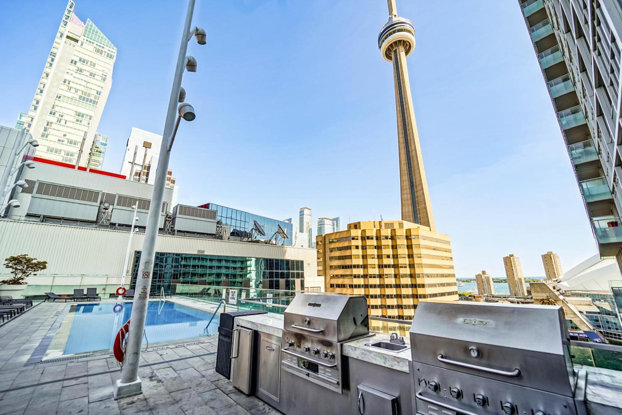Chol Furnished Suites Heart Of Downtown Toronto, 2 Beds, Free Parking, Cn Tower View ภายนอก รูปภาพ