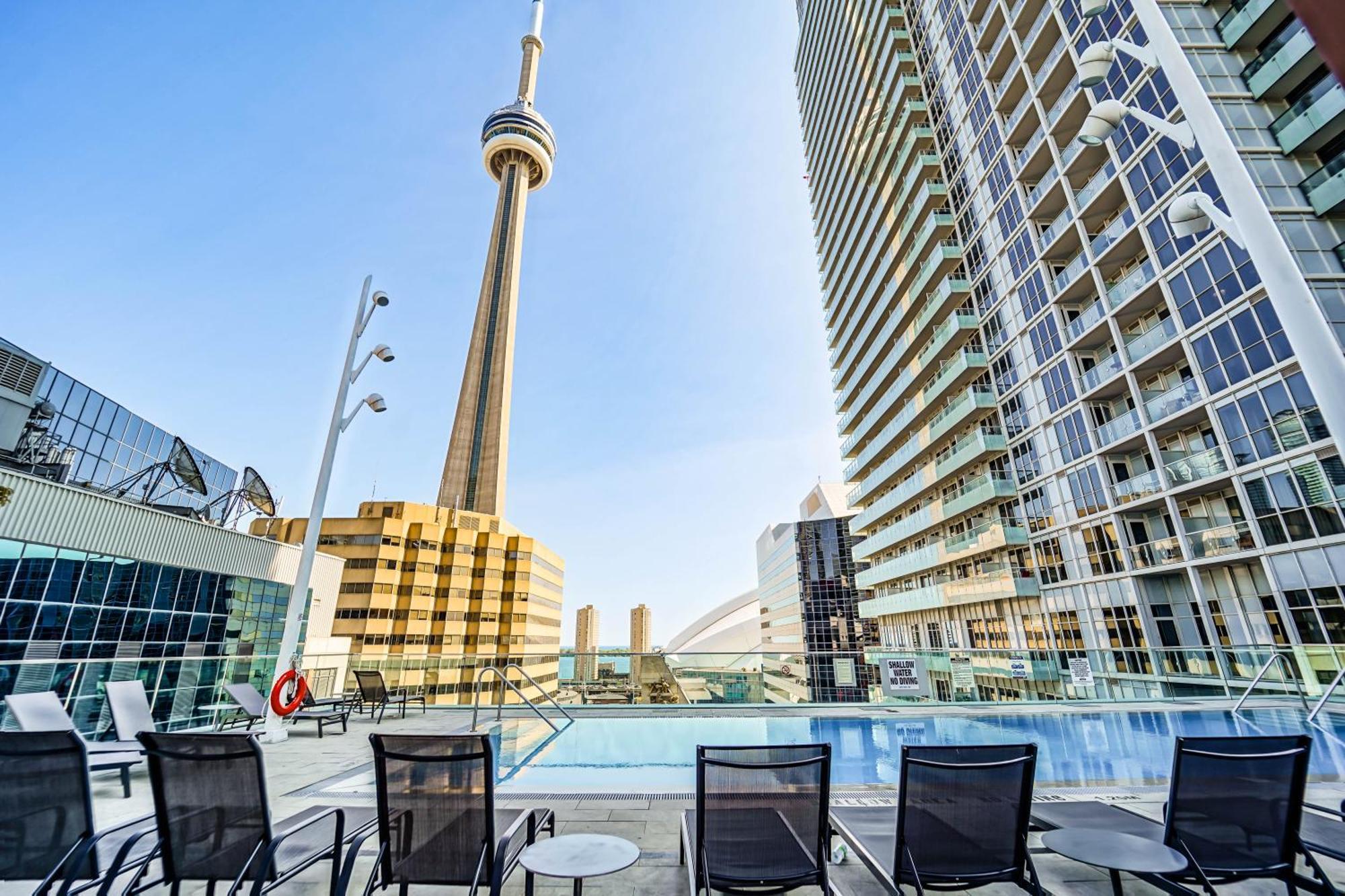 Chol Furnished Suites Heart Of Downtown Toronto, 2 Beds, Free Parking, Cn Tower View ภายนอก รูปภาพ